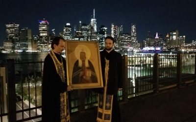 В канун дня памяти святителя Тихона духовенство Патриаршего собора совершило автомобильный крестный ход по всем районам Нью-Йорка