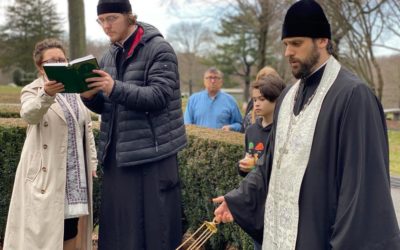 Молитва на могиле С. В. Рахманинова в день его 150-летия