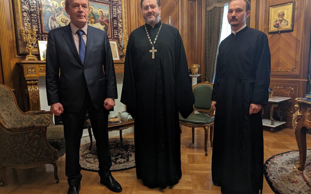 Николаевский собор посетил новоназначенный Генеральный консул России