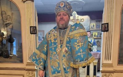 В праздник Похвалы Пресвятой Богородицы Преосвященнейший епископ Матфей совершил Литургию в Никольском храме г. Байон