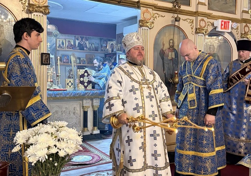 Архиерейская Литургия в Никольском храме г. Байон в Нью-Джерси